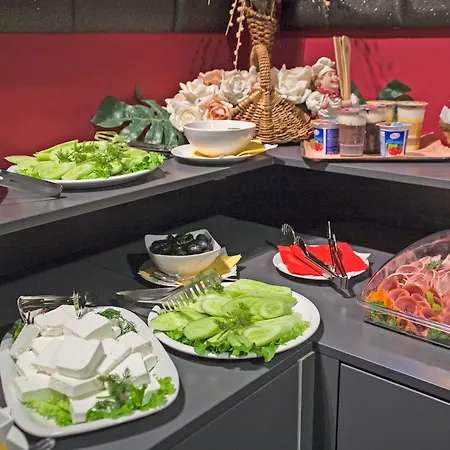 Akord - Free Parking & Metro Access 호텔 소피아