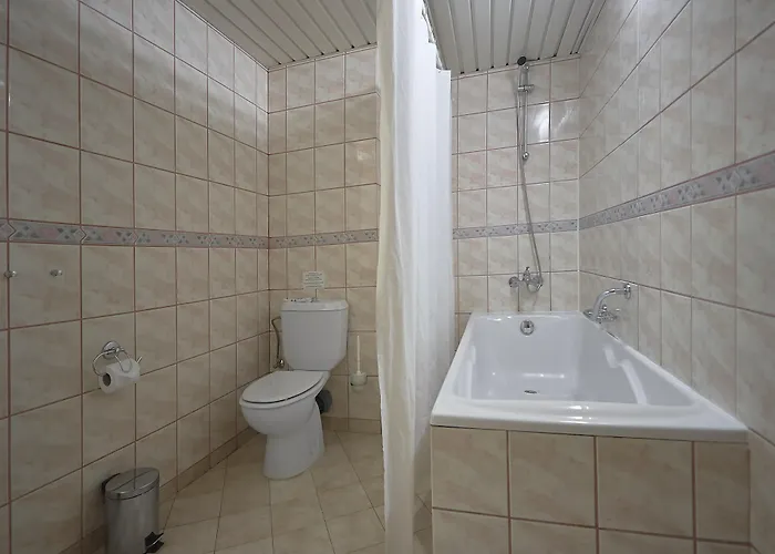 Akord - Free Parking & Metro Access Hotel