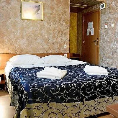 Akord - Free Parking & Metro Access Hotel