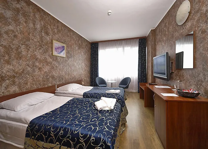 Hotel Akord - Free Parking & Metro Access 3*