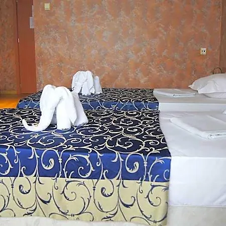 Akord - Free Parking & Metro Access Hotel 3*