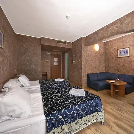 Akord - Free Parking & Metro Access 3*