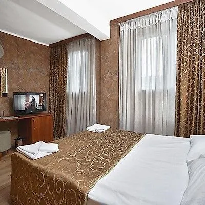Akord - Free Parking & Metro Access Hotel