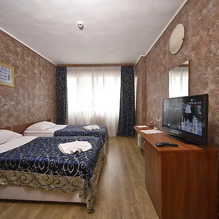 Akord - Free Parking & Metro Access Hotel 3*