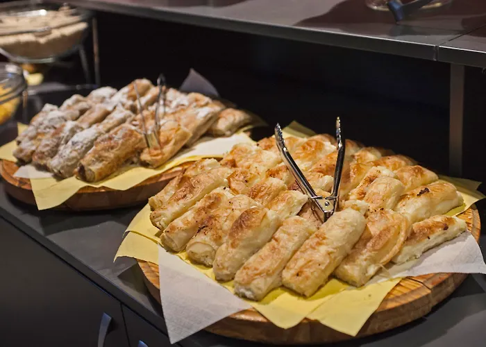 Akord - Free Parking & Metro Access