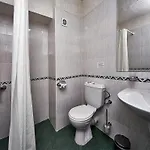 Akord - Free Parking & Metro Access Отель