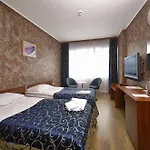 Отель Akord - Free Parking & Metro Access 3*