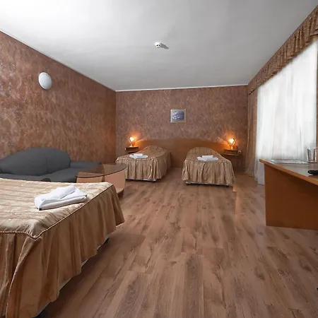 Отель Akord - Free Parking & Metro Access